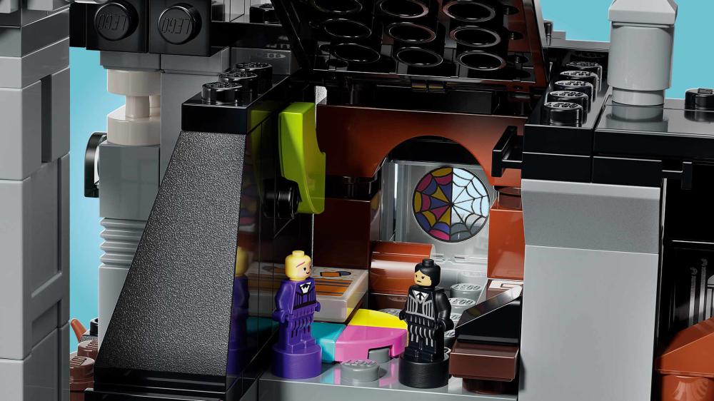 LEGO® Wednesday Nevermore Academy 890 Teile 76788