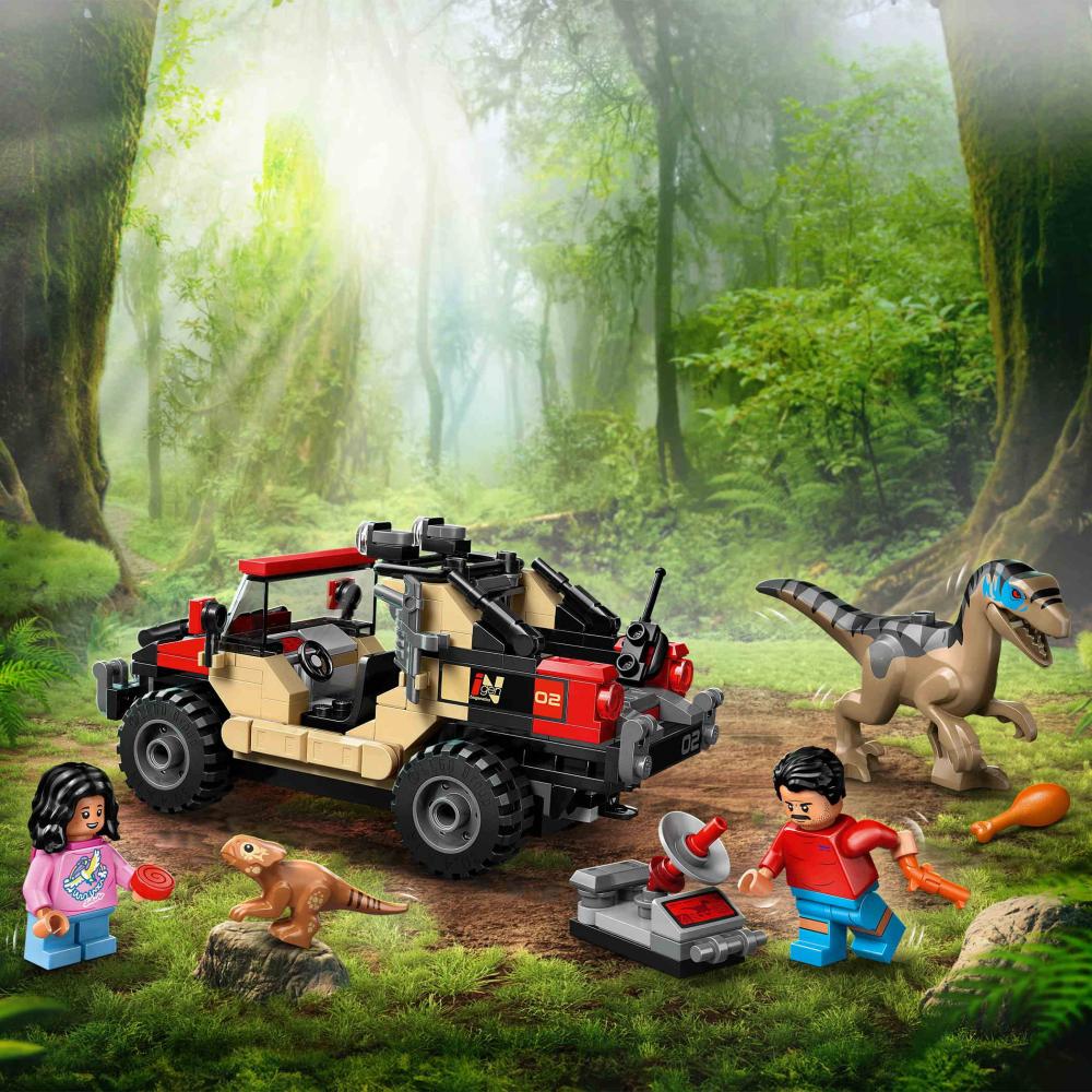 LEGO® Jurassic World™ Raptor: Verfolgungsjagd mit dem Geländewagen 285 Teile 76972