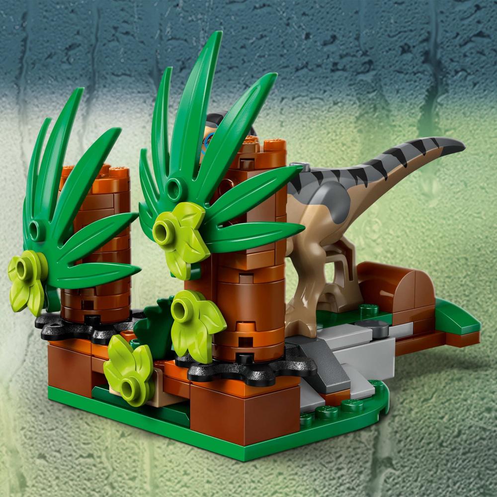 LEGO® Jurassic World™ Raptor: Verfolgungsjagd mit dem Geländewagen 285 Teile 76972