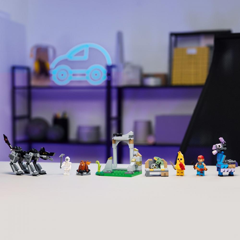 LEGO® Fortnite Das Lager von Schali und der Zündkerzenkünstlerin 250 Teile 77075